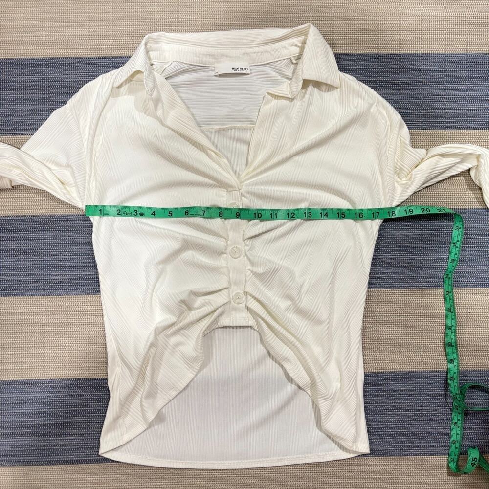 Heatherly Ribbed Ruched Button-Front Collared Top Ivory Small - Picture 5 of 6